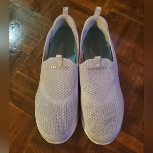 Skechers Arch Fit Refine Size 8.5